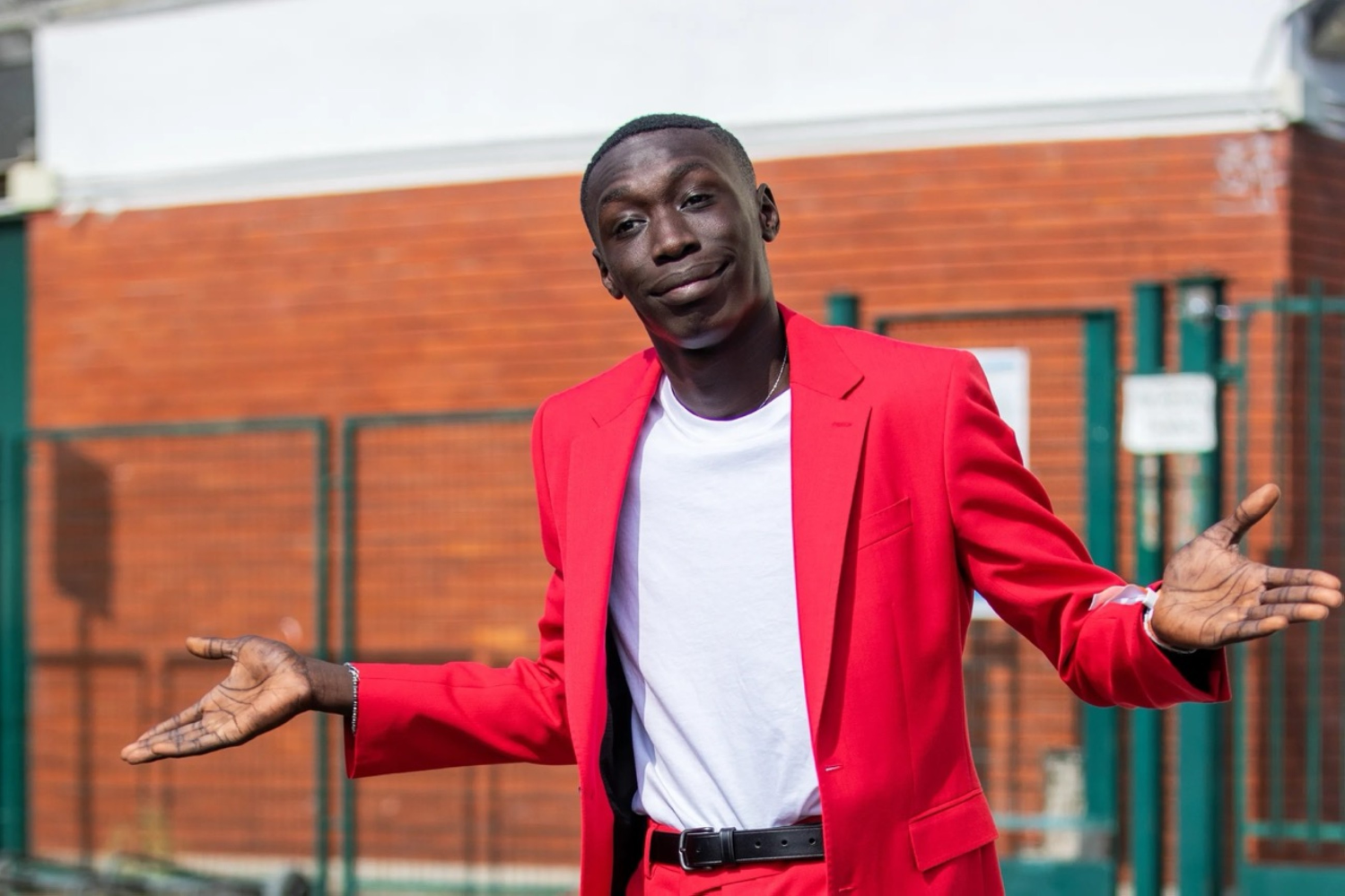 Dünyaca ünlü fenomen sınır dışı edildi